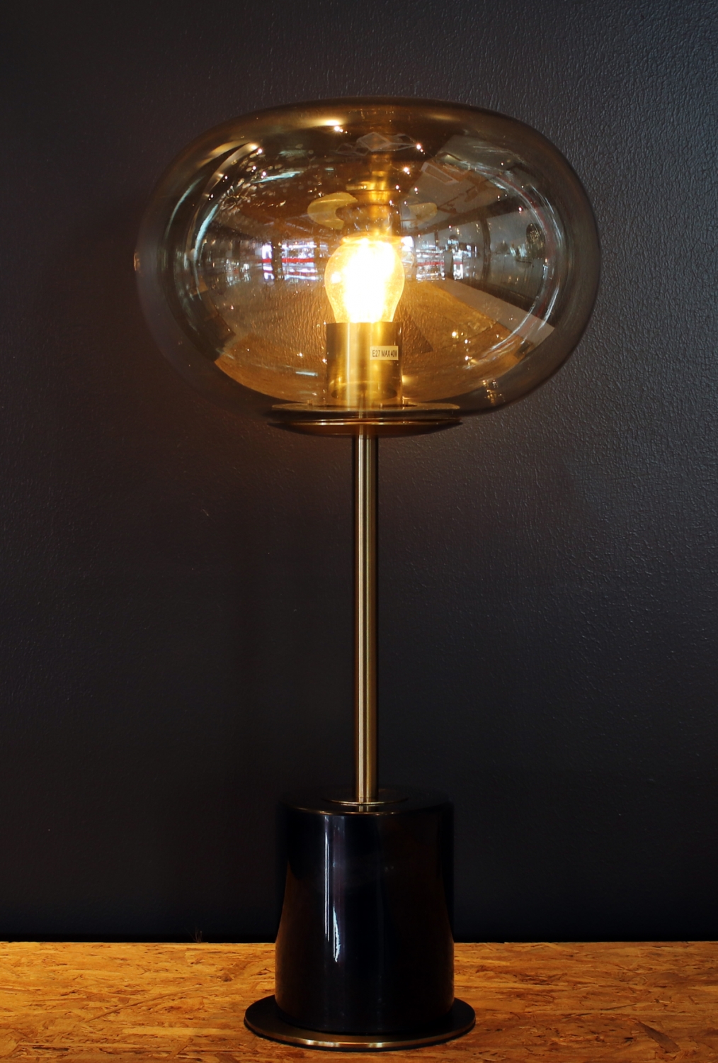 โคมไฟตั้งโต๊ะ-ร้านขายโคมไฟ-HENDRIX-BK
