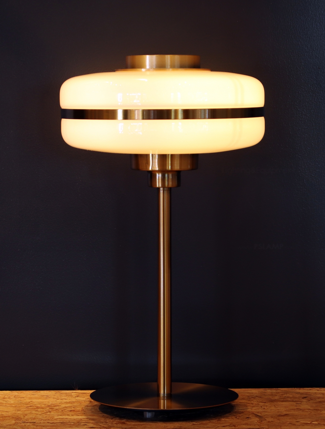 โคมไฟตั้งโต๊ะ-ร้านขายโคมไฟ-TRISMA-GD